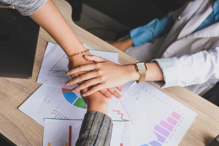 Handstogetherteamwork